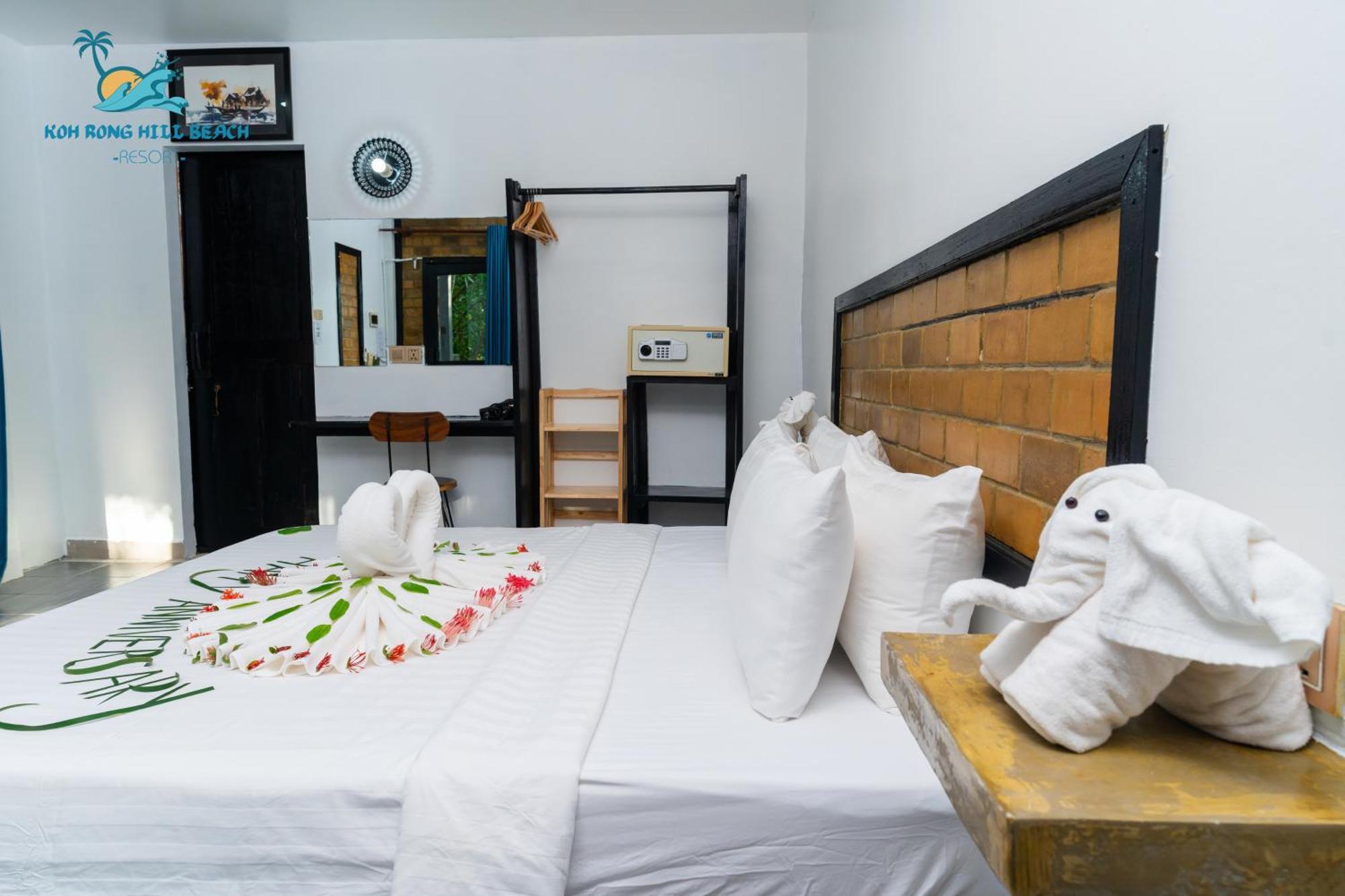 Koh Rong Hill Beach Resort Derm Tkov Village Екстер'єр фото