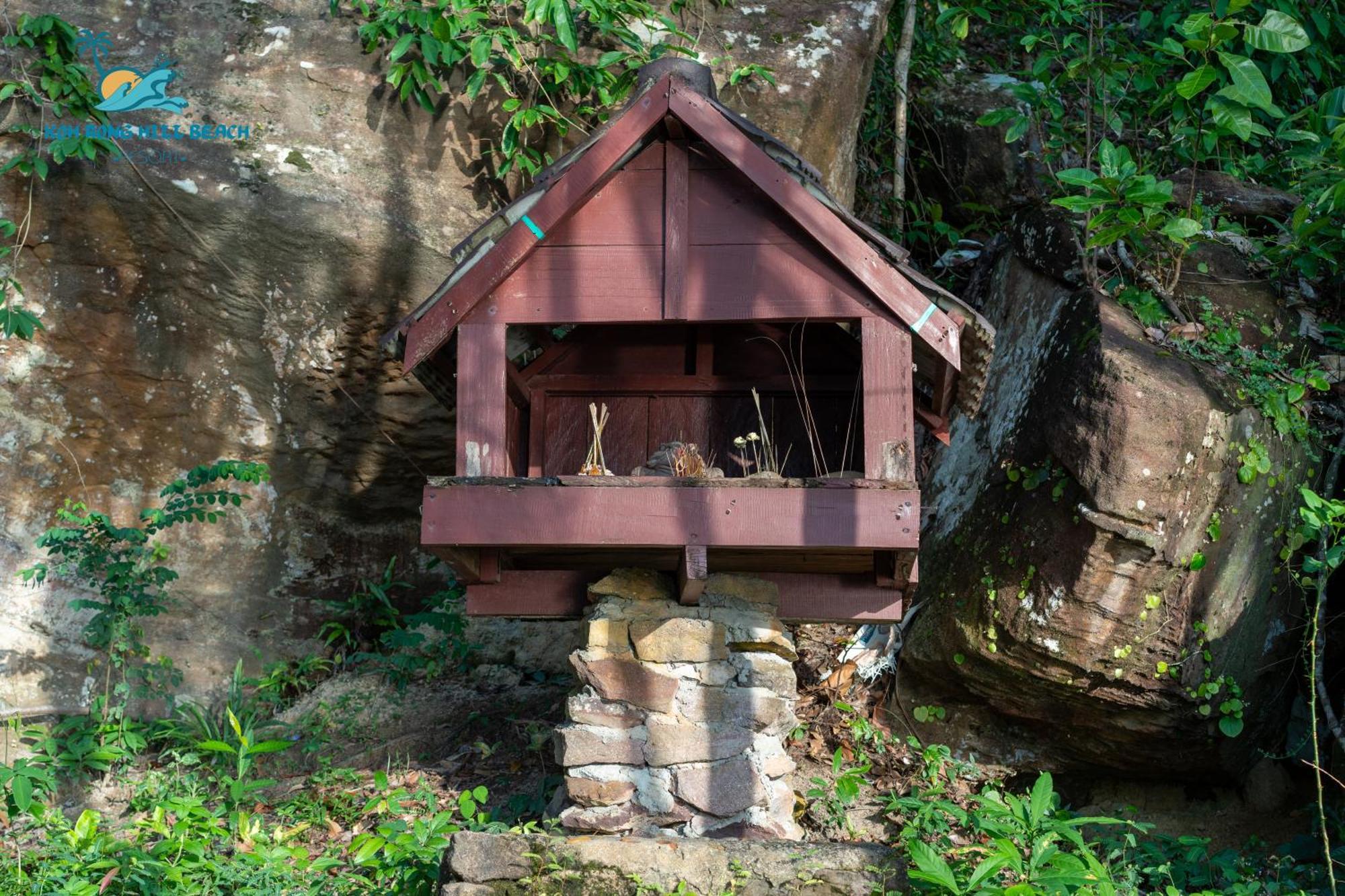 Koh Rong Hill Beach Resort Derm Tkov Village Екстер'єр фото