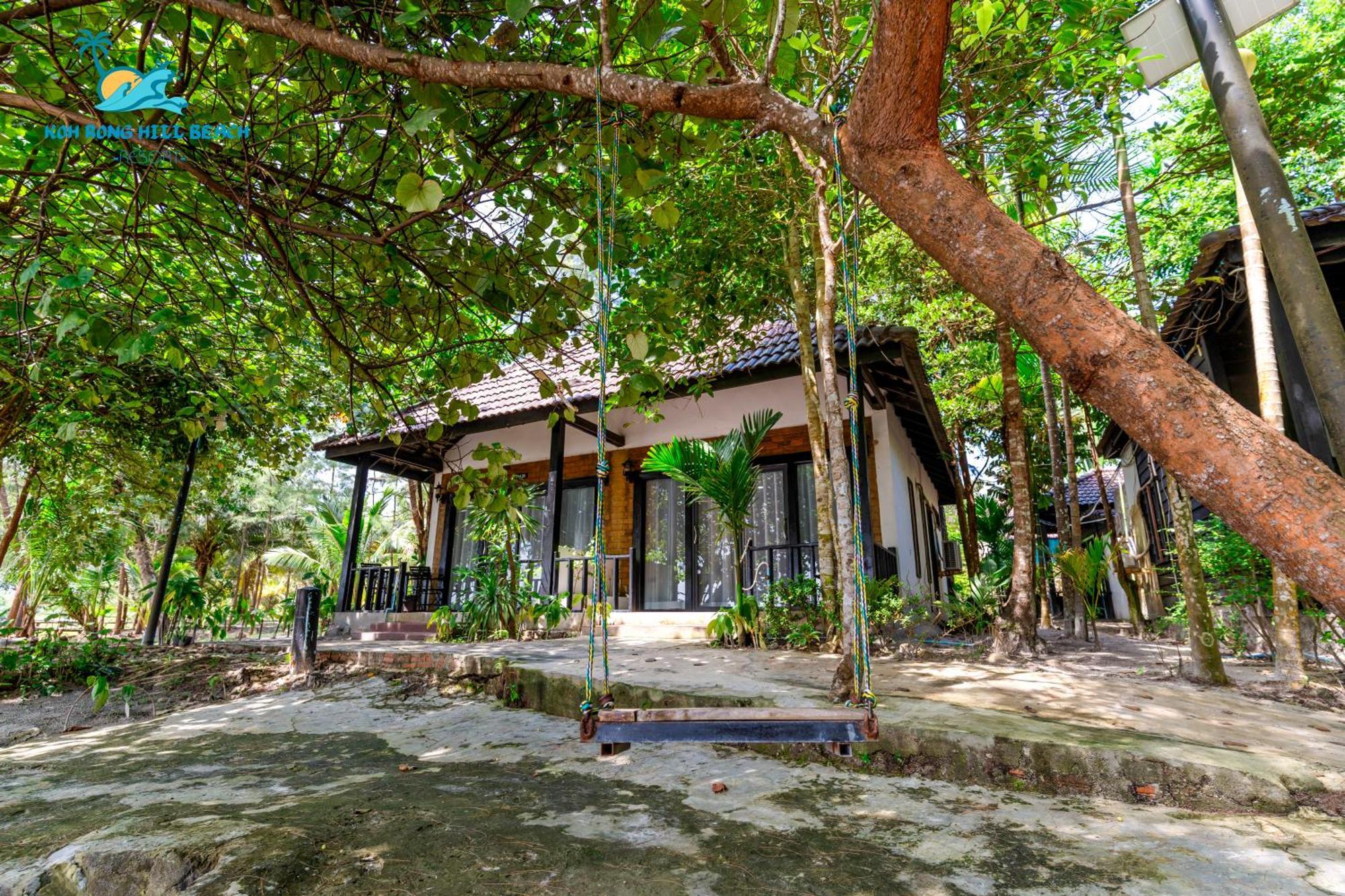 Koh Rong Hill Beach Resort Derm Tkov Village Екстер'єр фото